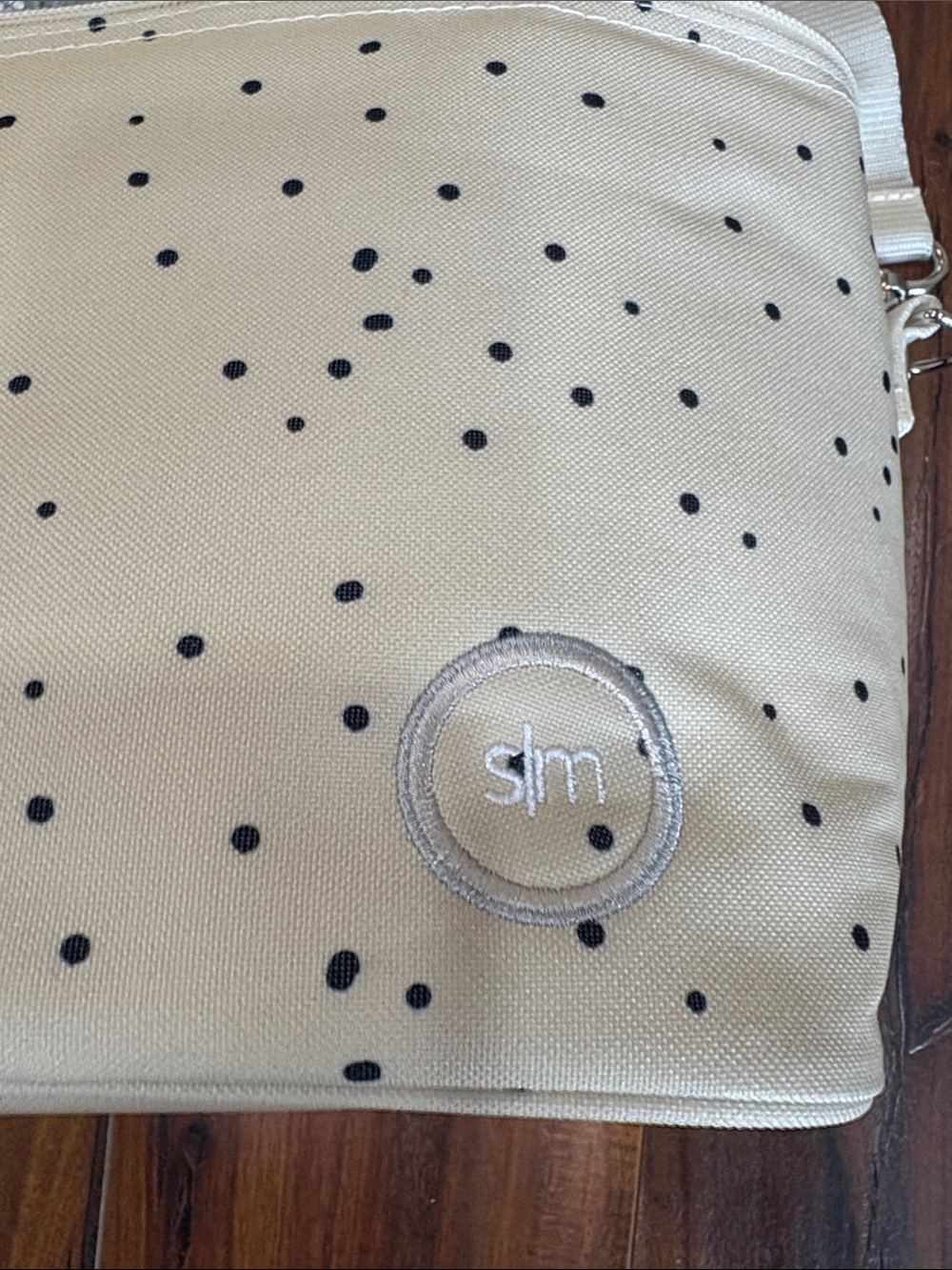 Simple modern Cream Polka Dot Top-Handle lunch box - Picture 3 of 5